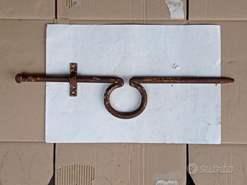 Antico Grande Chiavistello con Occhiello Lucchetto