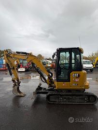 MINIESCAVATORE CAT 35 ql.