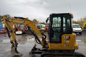 MINIESCAVATORE CAT 35 ql.