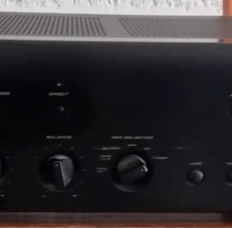 Amplificatore Integrato Stereo.
