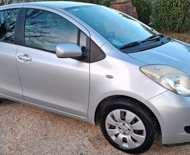 TOYOTA Yaris - 2007