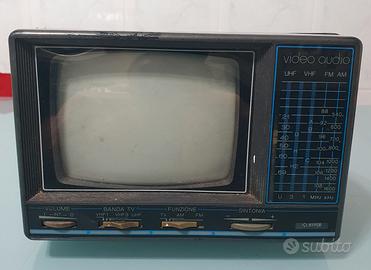 Tv portatile vintage anni 80 per collezionisti