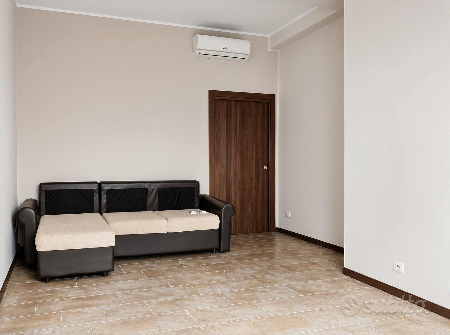 Locale commerciale ristrutturato di 45 m² - Vista 3
