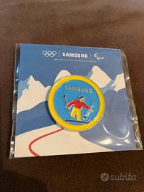 Spilla sci Samsung Milano Cortina