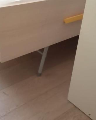 Letto singolo e supplementare con materassi