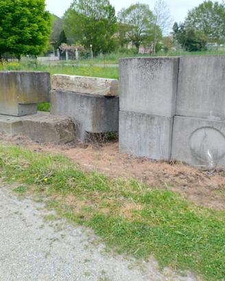 Blocchi cemento e zavorre gru