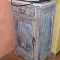 comodino antico