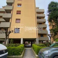 Bilocale al primo piano con balcone e cantina.