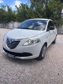 Lancia Ypsilon 1.2 69 CV 5 porte S&S Platinum