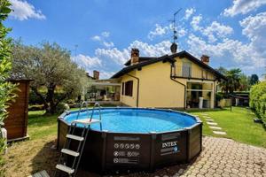 Villa di 158 m² con 2 locali e box auto doppio a O