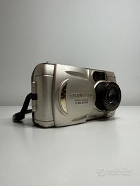 Olympus C-990 – fotocamera digitale compatta
