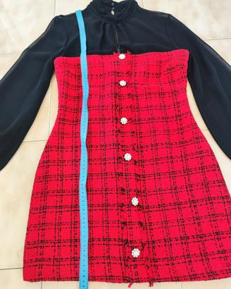 Vestito rosso Zara con dettagli in chiffon e stras