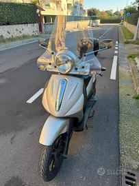 Beverly 500 anno 2003