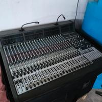mixer behringer 48 canali