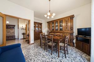 5 LOCALI A RUBIERA