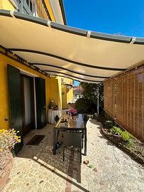 Pergola da giardino in ferro con copertura in PVC