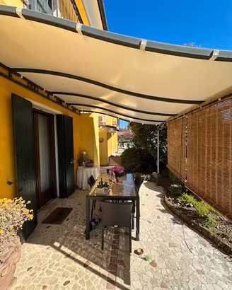 Pergola da giardino in ferro con copertura in PVC