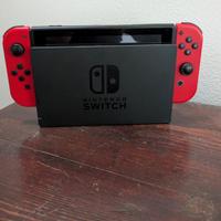 Nintendo Switch con case da viaggio