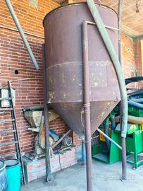 Silo agricolo in ferro – circa 25 quintali