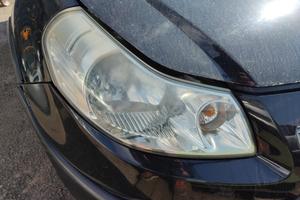 Proiettore destro FIAT SEDICI del 2010