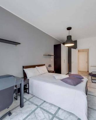 Stanza in appartamento di 171 m² a Milano
