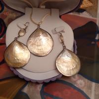collana e orecchini madreperla