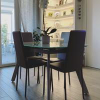Sedie grigie salone