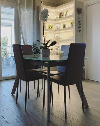Sedie grigie salone