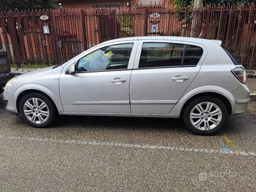 Opel Astra h