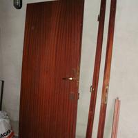 Porta ingresso in noce