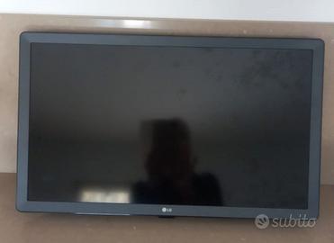 TV LG 24" con supporto muro