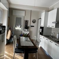 Spazioso bilocale adiacente la metro rossa