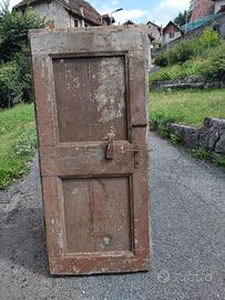 Vecchia porta cantina