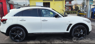 Infiniti QX70 3.0 diesel V6 AT S Premium