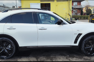 Infiniti QX70 3.0 diesel V6 AT S Premium
