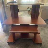Scrivania per Pc con porta cd su ruote,nuovissima