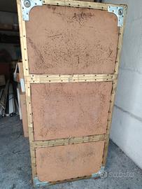 Baule in metallo e cartone per SCENOGRAFIE