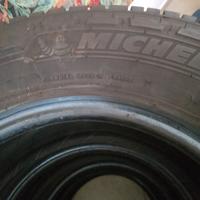  gomme 225 70 15C michelin 