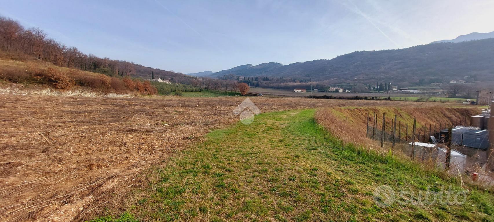 TER. AGRICOLO A CAPRINO VERONESE - Vista 2