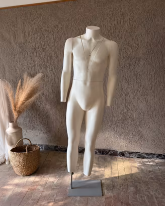 Manichino Invisibile per foto e showroom