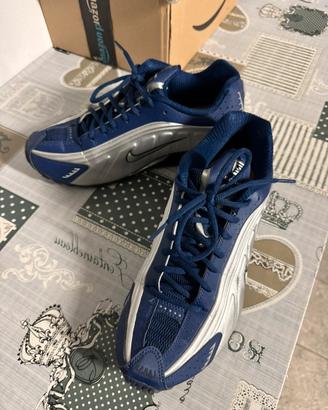 Nike Shox R4