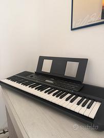 Tastiera Yamaha PSR-E273