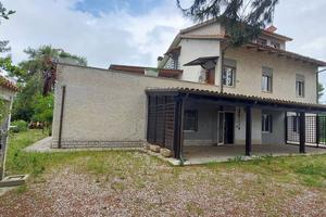 Roncosambaccio Villa Bifamiliare con terreno e pis