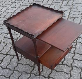Tavolino in mogano di "servizio" primi '900