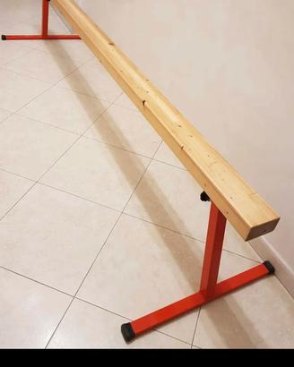 trave in legno per ginnastica artistica