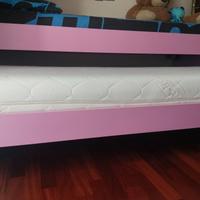 Letto doppio estraibile con materassi