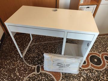 Scrivania IKEA Micke