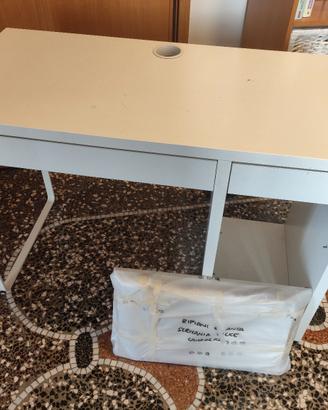 Scrivania IKEA Micke