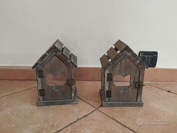 Coppia di lanterne in legno