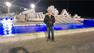 Cameriere di sala bar ristorante